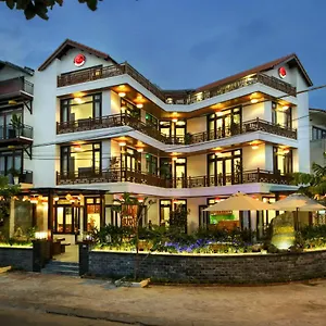 https://three-way-riverside-villa.hotelsofhoian.com