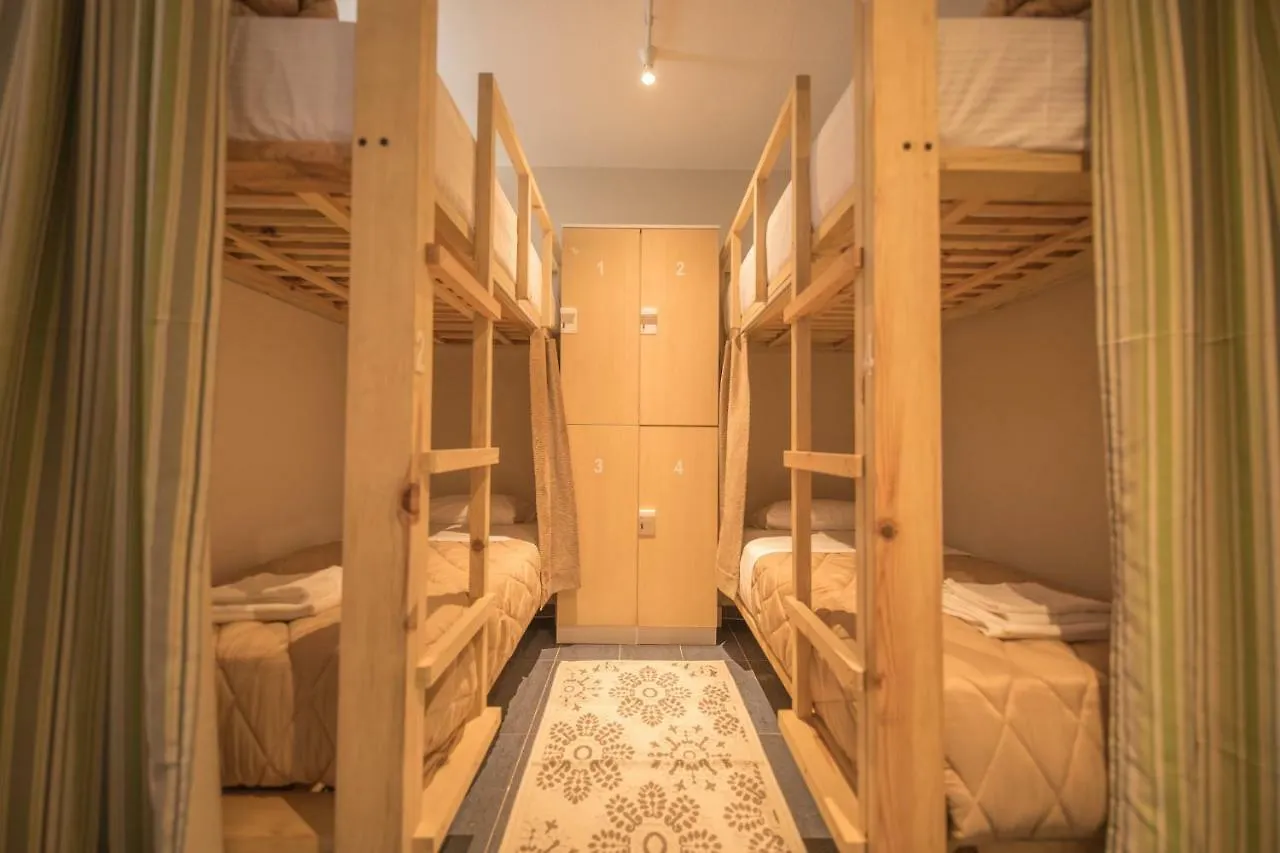 Mosaic Home Τίρανα Hostel
